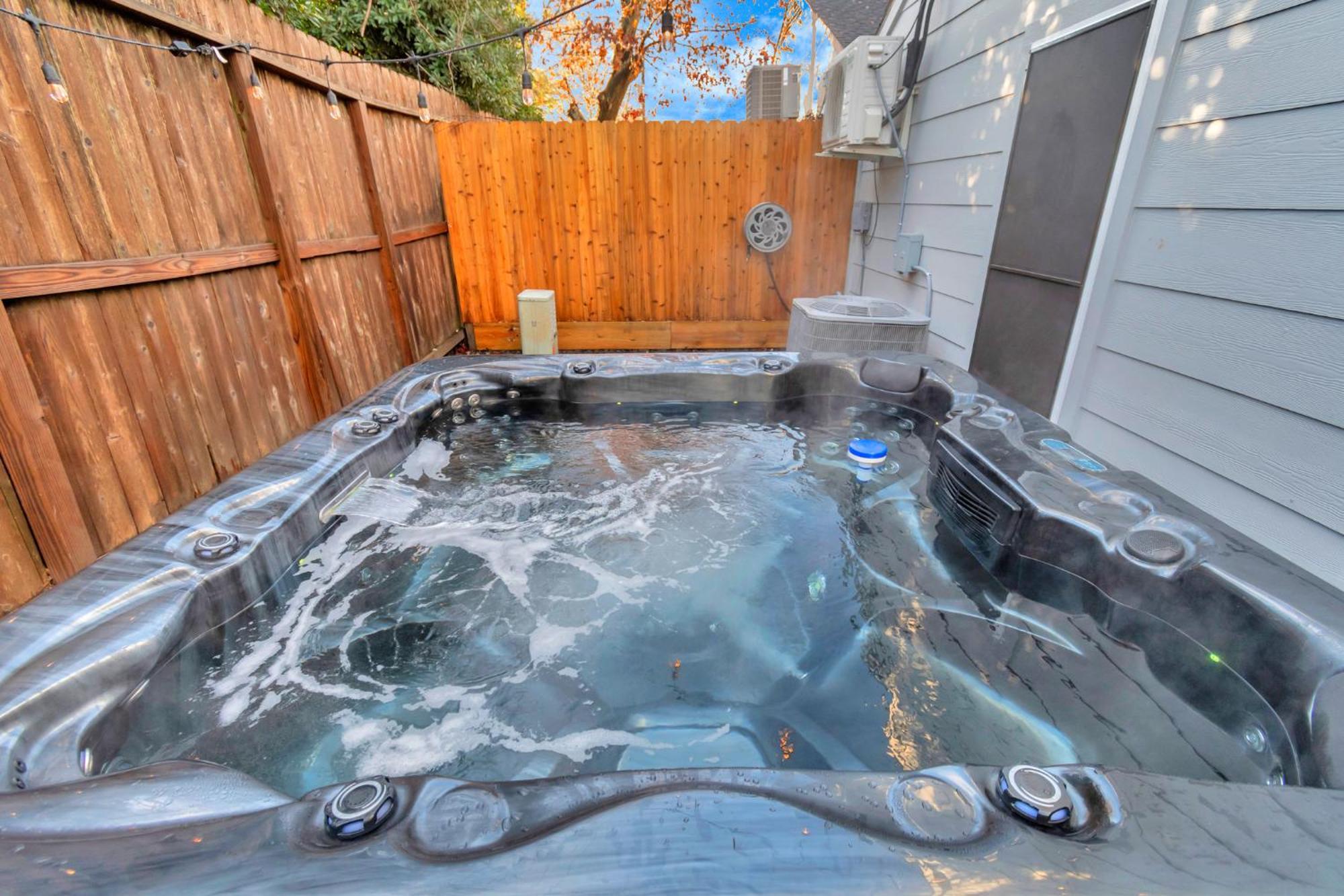 Villa 1976 Accessiblegem Jacuzzi Sleep13 Chinatown 20Mins Dt Houston Exterior foto