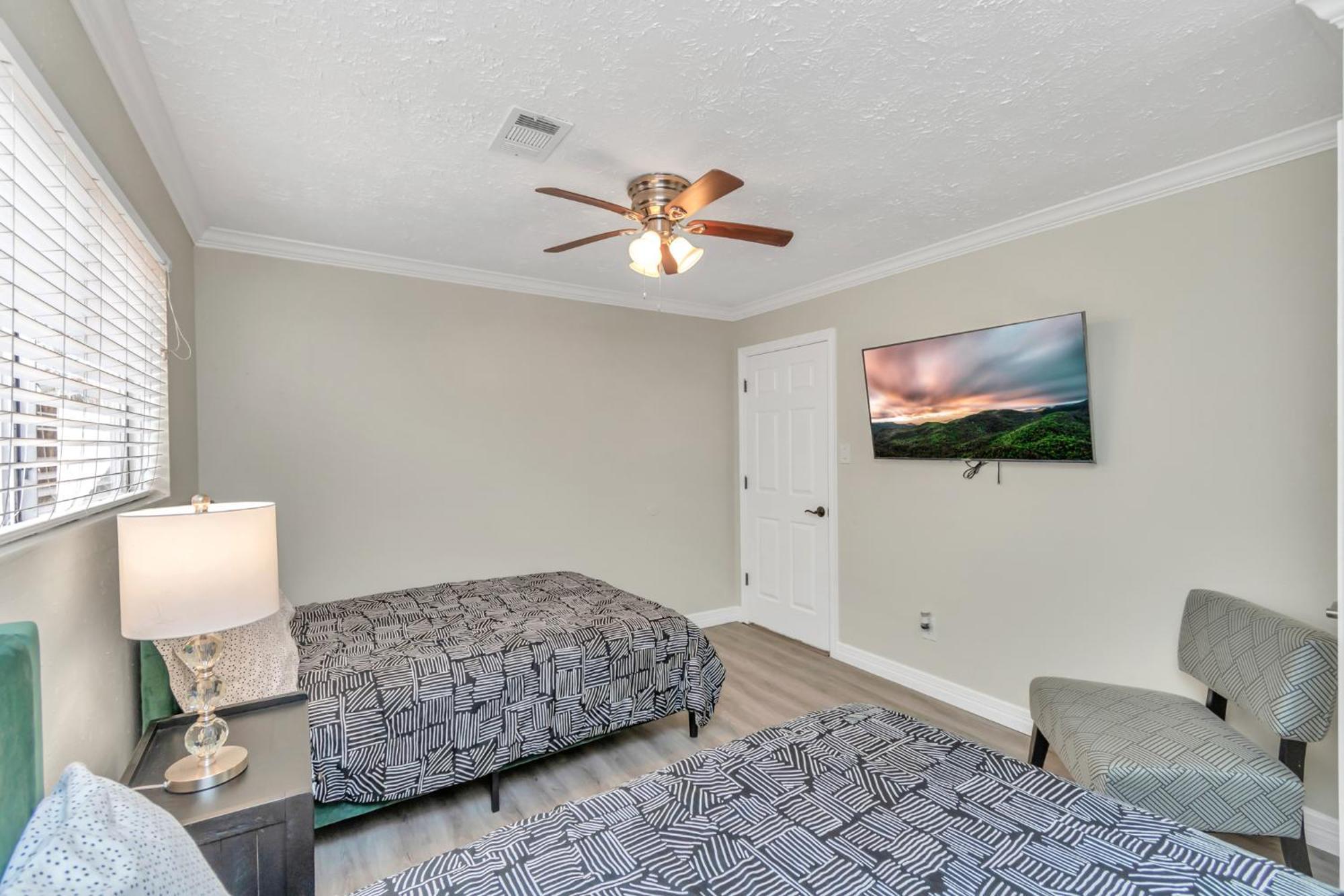 Villa 1976 Accessiblegem Jacuzzi Sleep13 Chinatown 20Mins Dt Houston Exterior foto
