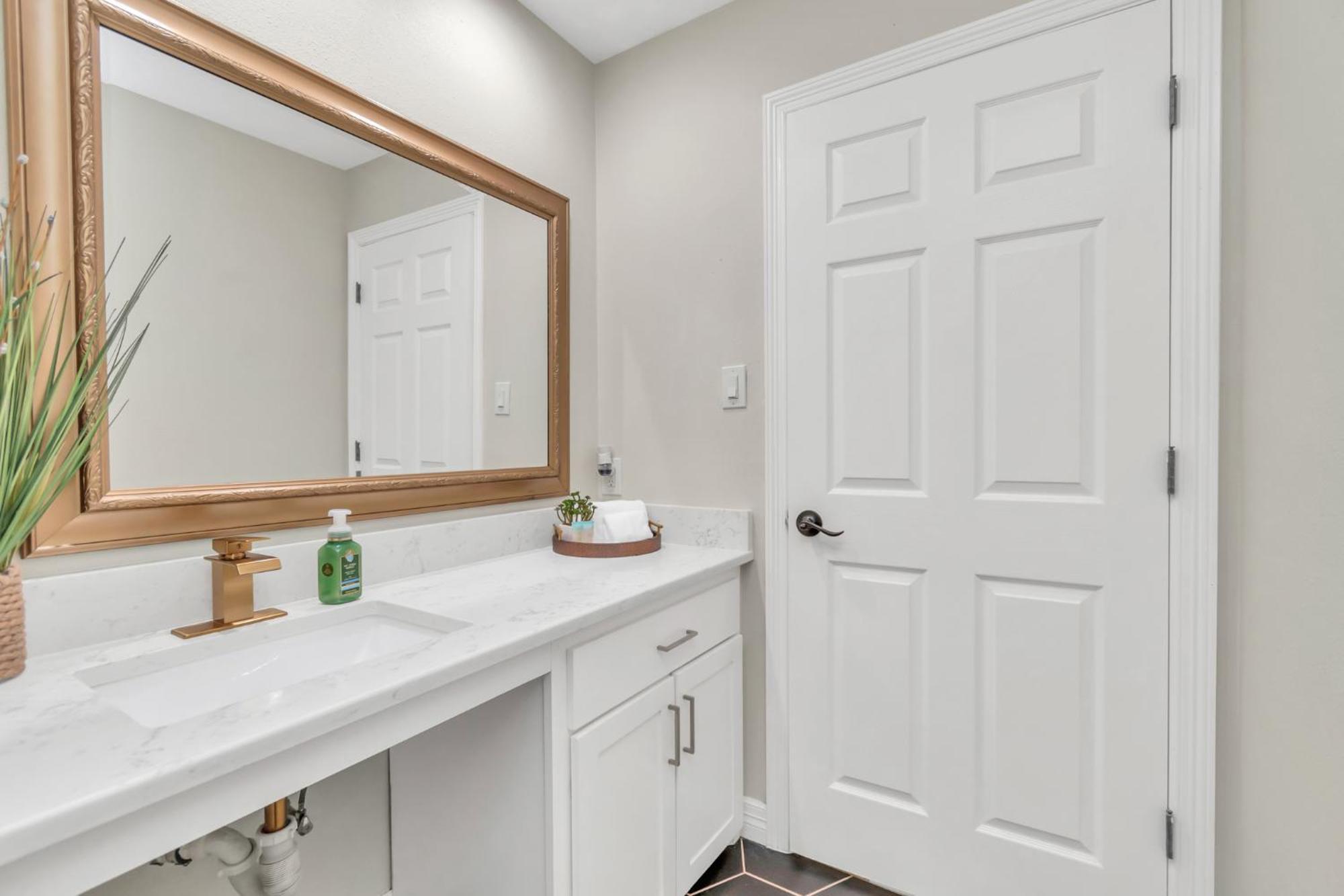 Villa 1976 Accessiblegem Jacuzzi Sleep13 Chinatown 20Mins Dt Houston Exterior foto